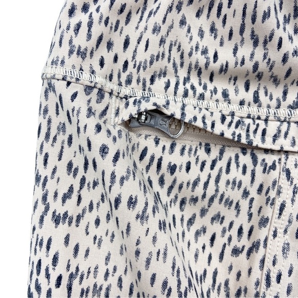 Lululemon Step Lively Crop Dottie Dash Grain Black Capri Pants 4 - Picture 5 of 6